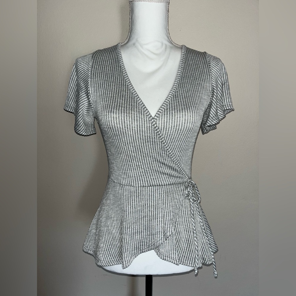 Super Cute Gray & White Striped Wrap Top Medium NWT